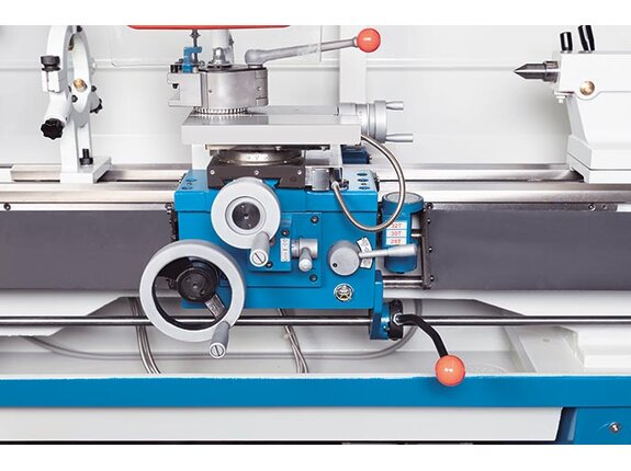 Multi-functional quick-action tool holder simplifies tool changes and tool setup