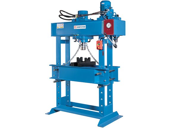 KNWP H 100 - Моторизованный пресс с позиционируемым цилиндром и опорными призмами