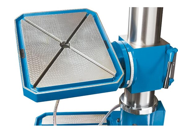 Mesa de prensa de taladro con recorrido motorizado y ángulo ajustable