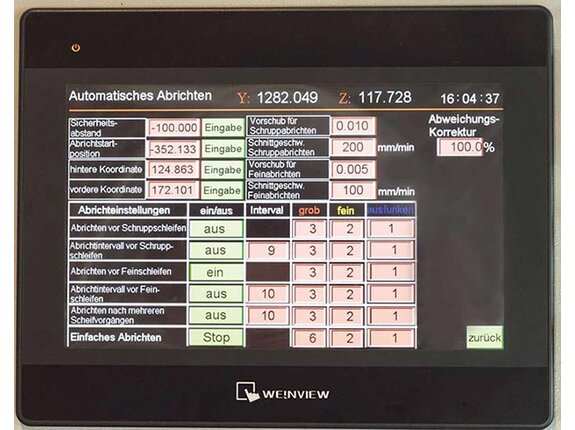 Pentru functionarea automata a masinii se pot introduce sistemul de echilibrare a discului abraziv, compensarea automata a dimensiunilor, precum si adaptara turatiei pentru o viteza constanta de rectificare