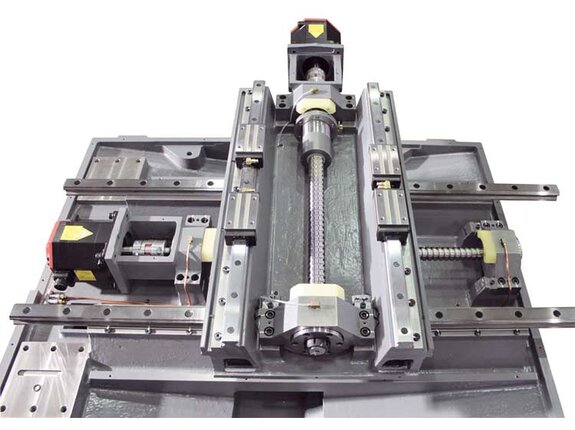 Ghidaje liniare și arbori de precizie cu bilă pretensionați