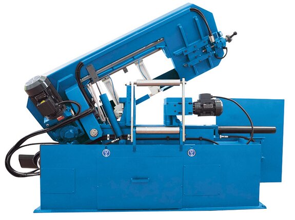 A motor with infinitely variable speeds transmits power via a continuous-operation idler gear to the machine drive wheel