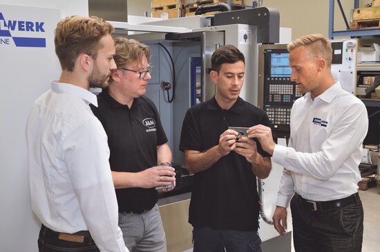 Custom-fit machining of single parts for the future total concept