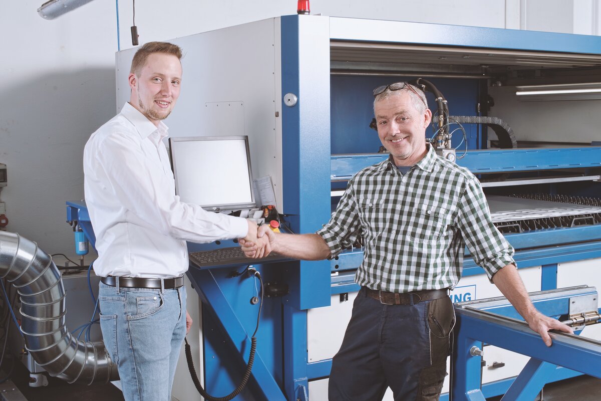 Решение инвестировать в лазерную технику Уильям Вальц, владелец фирмы C. & E. Rauh, принял решение, получив подробную профессиональную консультацию специалиста отдела сбыта фирмы KNUTH Тобиаса Хаманна